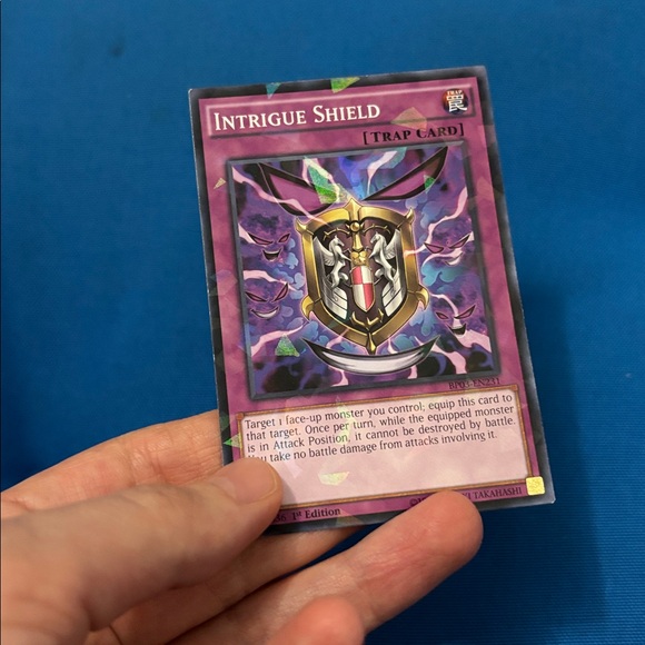 Yugioh Card Intrigue Shield Trap Card 1st Edition Shiny 1996 NWOTS Yugioh Card Intrigue Shield Trap Card 1st Edition Shiny 1996 NWOTS